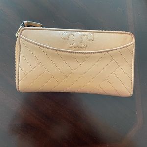Tory Burch wallet